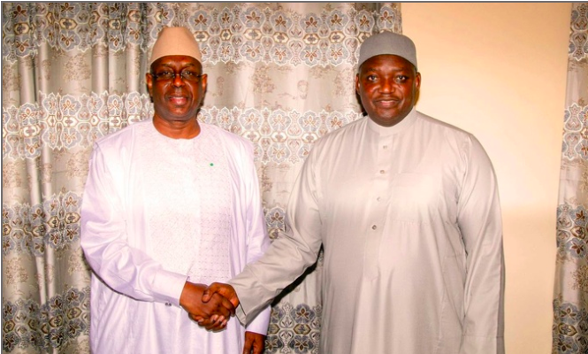 À Banjul, Macky Sall sollicite le soutien d’Adama Barrow pour sa candidature à la tête de l’ONU