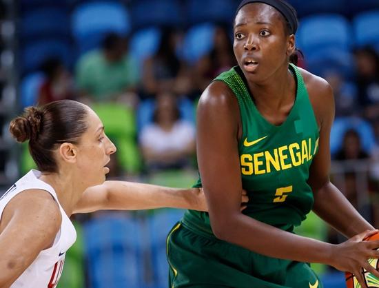 Afrobasket féminin : Aya Traoré et Fatou Dieng rappelées, l’Américaine Janay Dillard parmi les 19